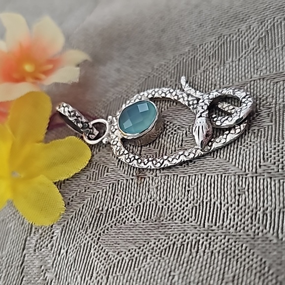 New Aqua chalcedony snake 🐍 Sterling Silver pendant - Picture 4 of 9
